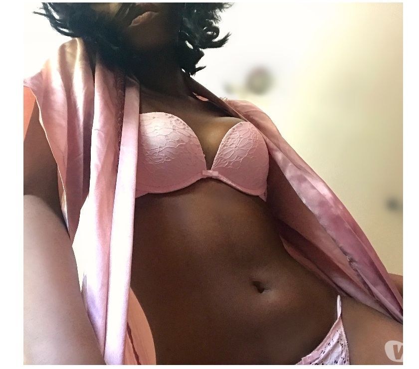 Black aux beaux atouts féminins reçois