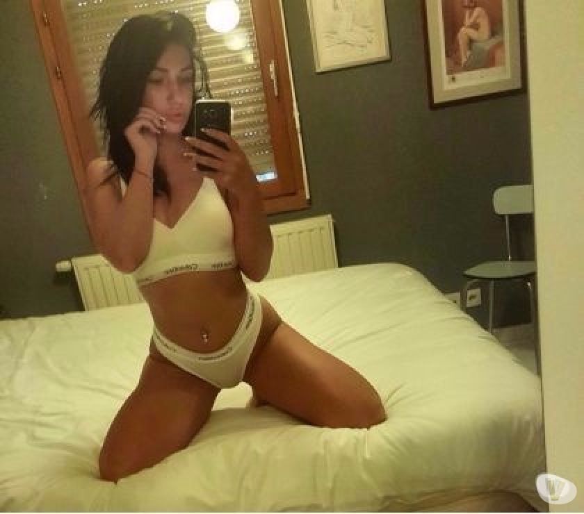 Etudiante brune répondant au doux nom d’Eveline